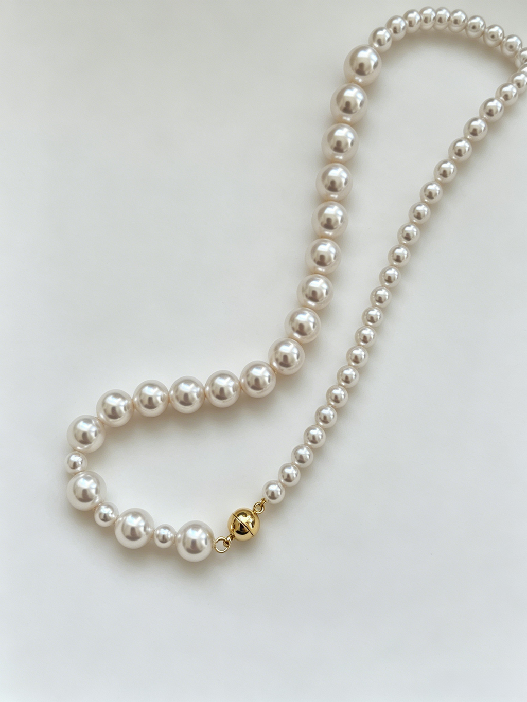 Magnetic Pearl Necklace for Women